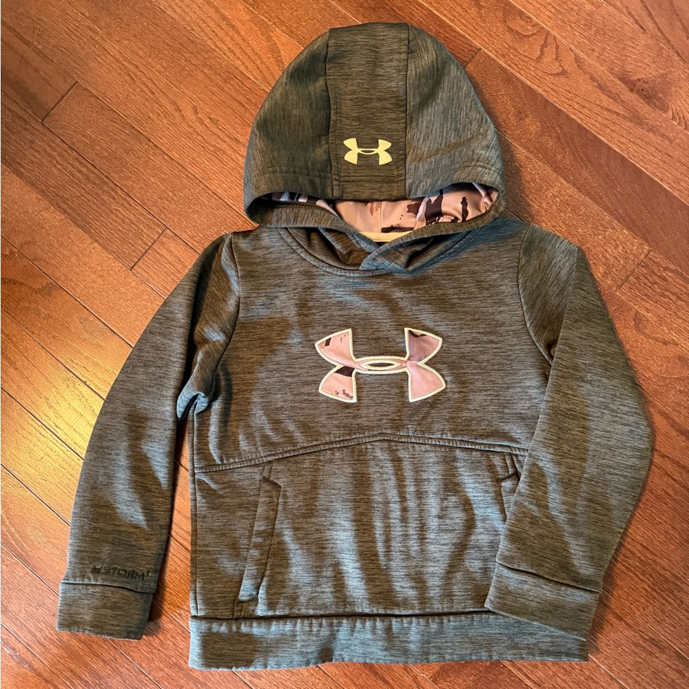 Under armour xs hooded sweatshirt